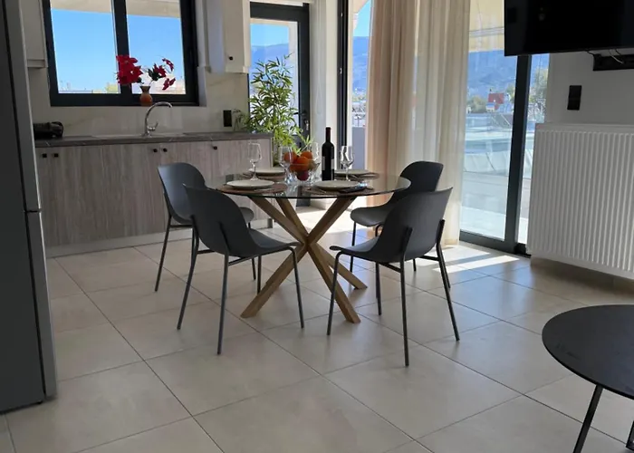 Mossa - 2 Km From Old Town - Private Parking Apartament *